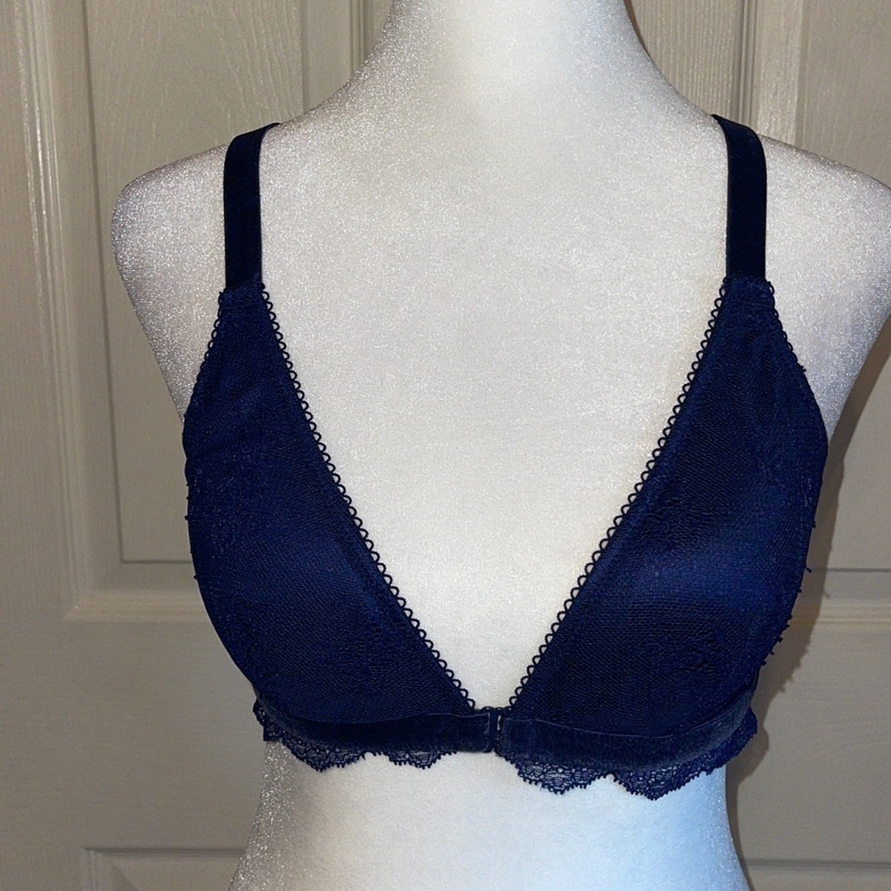Victoria’s Secret Dark Blue Lace With Velvet Trim Bralette